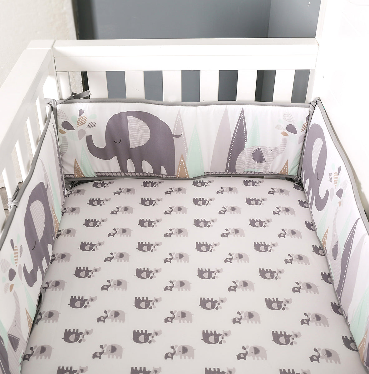 Baby bed hot sale comforter sets